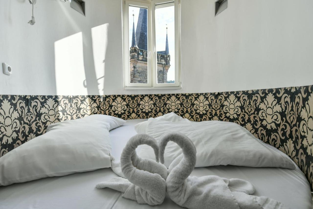 Amazing Charles Bridge Apartment Praga Exterior foto