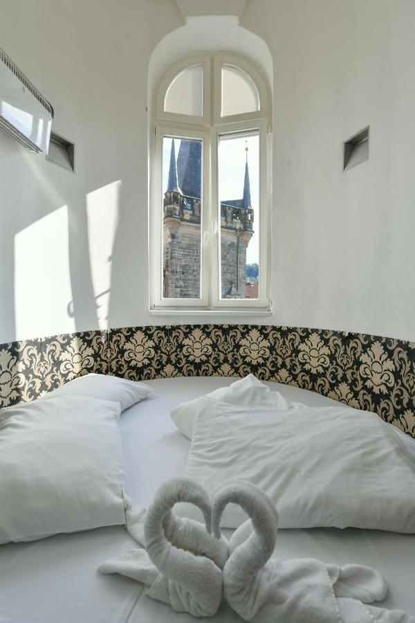 Amazing Charles Bridge Apartment Praga Exterior foto