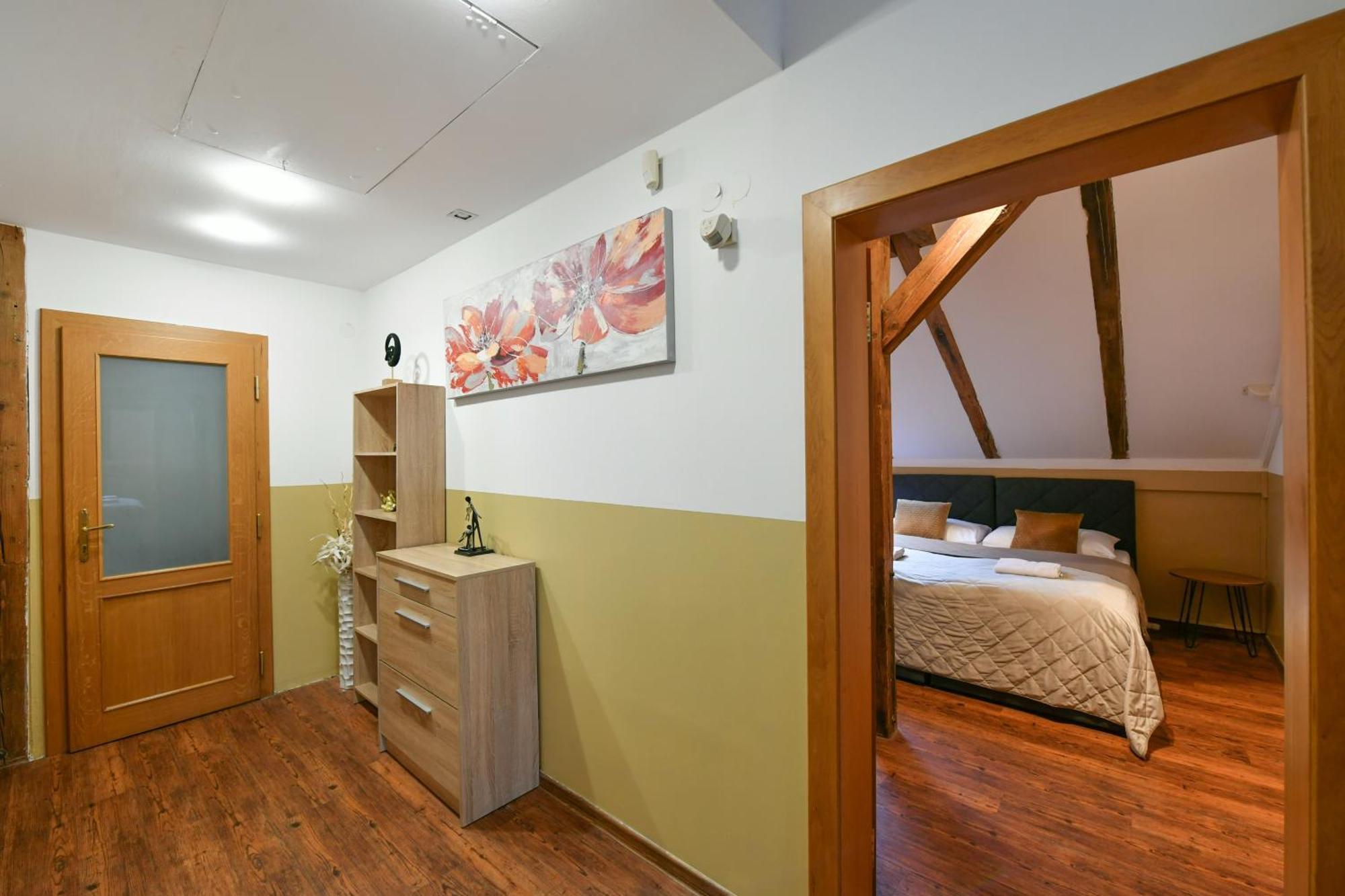 Amazing Charles Bridge Apartment Praga Exterior foto