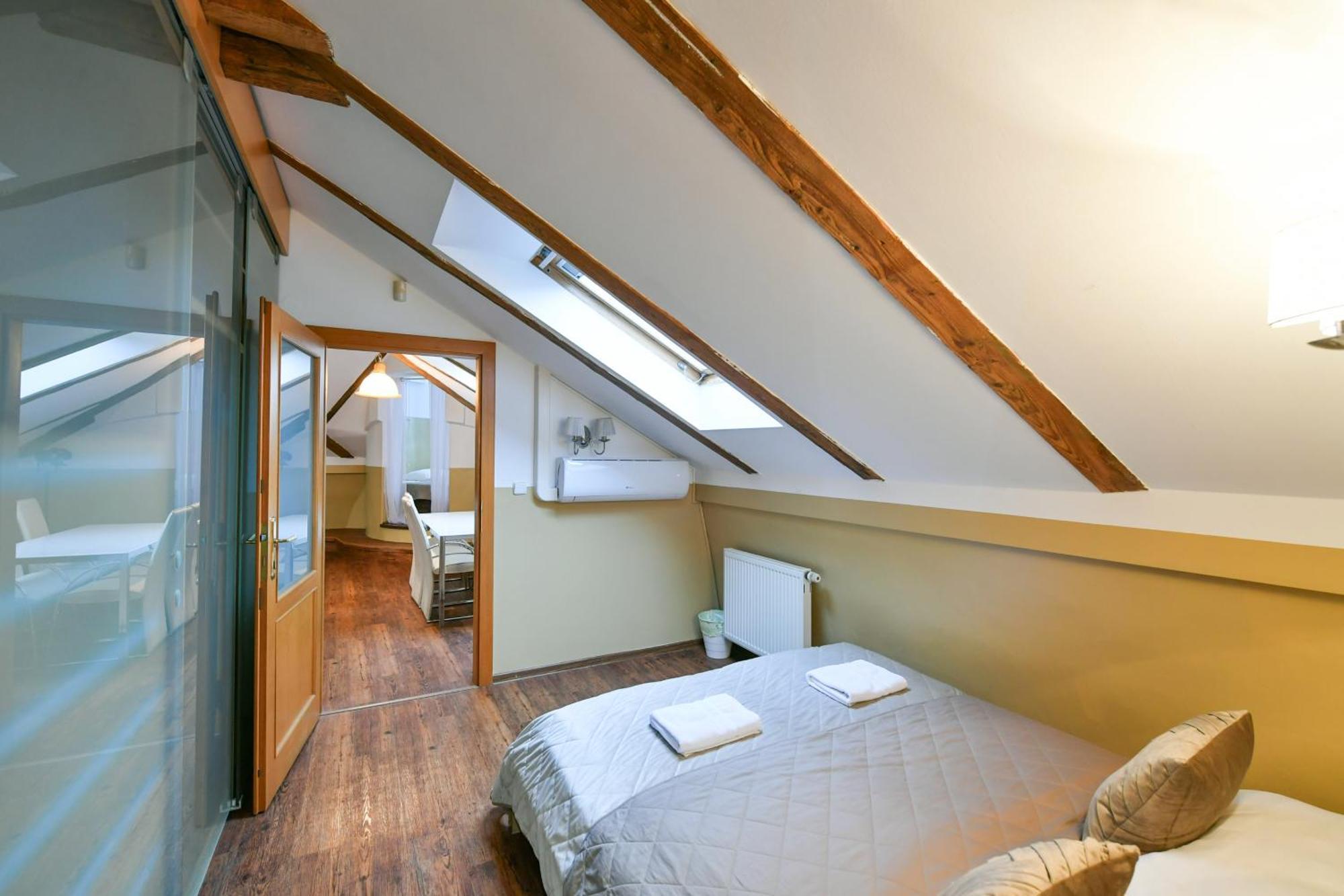 Amazing Charles Bridge Apartment Praga Exterior foto
