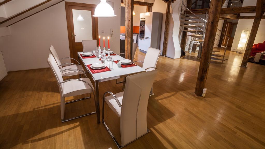 Amazing Charles Bridge Apartment Praga Habitación foto
