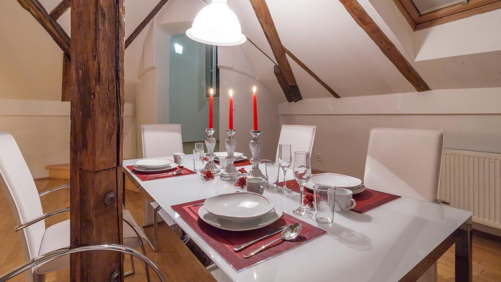 Amazing Charles Bridge Apartment Praga Habitación foto